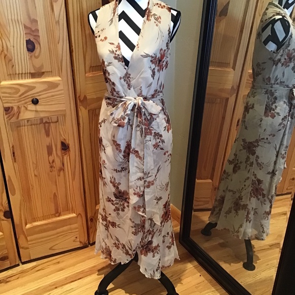 Banana Republic Dresses & Skirts - Banana Republic silk true wrap midi  dress